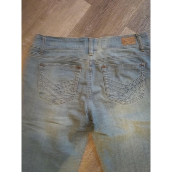 Vanilla star distressed shorts - Picture 4 of 4